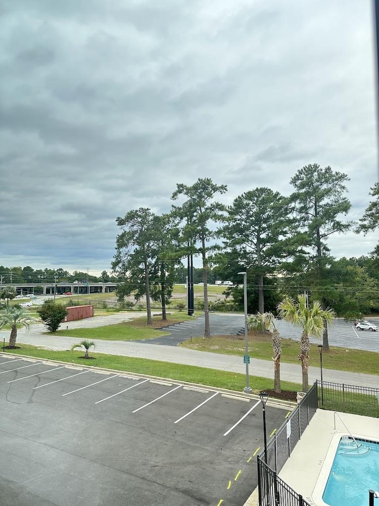 La Quinta Inn by Wyndham Columbia NE/Fort Jackson photo 4