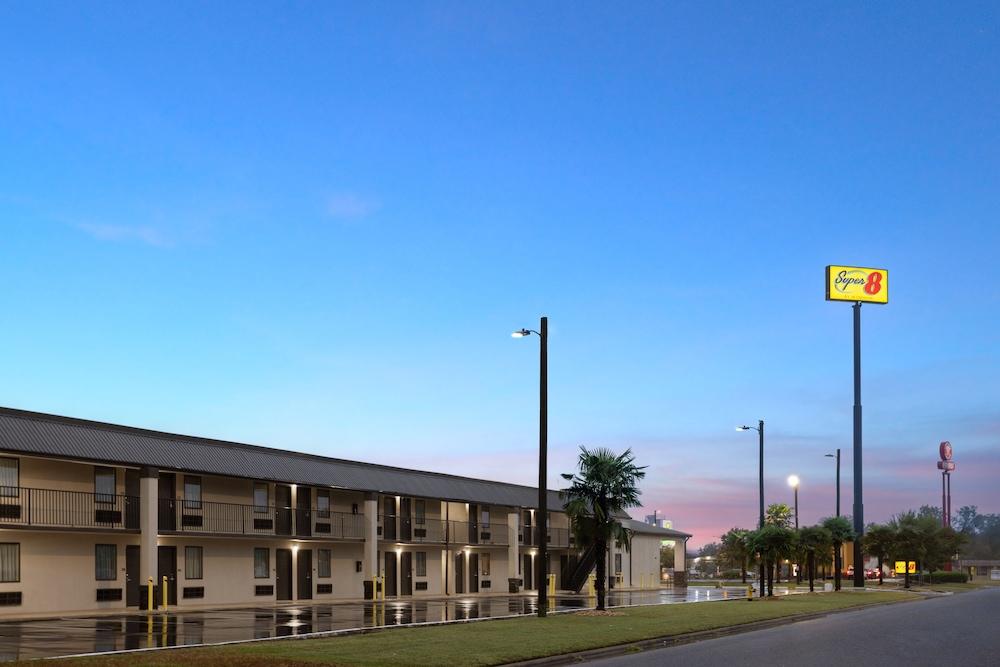 Super 8 by Wyndham Perry National Fairground Area I-75 photo 4