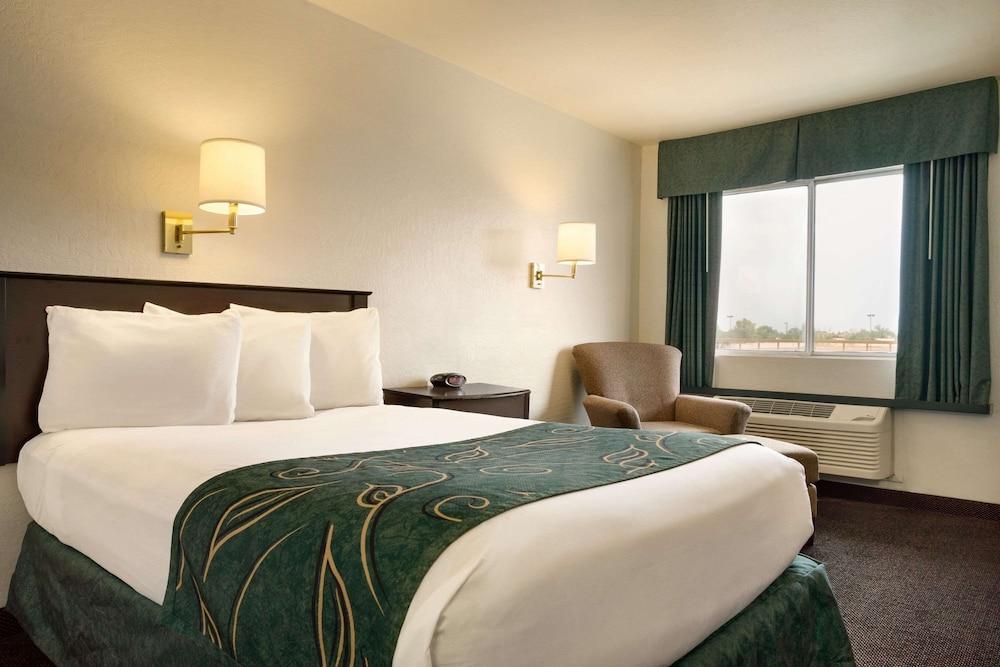 Travelodge by Wyndham Winslow photo 10
