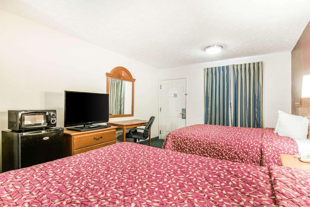 Rodeway Inn La Grange East photo 22
