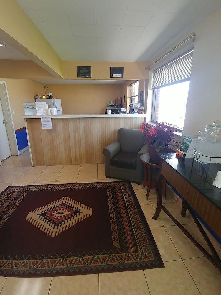 Travelodge by Wyndham Great Bend photo 3