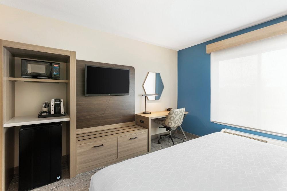 Holiday Inn Express Hotel & Suites Belgrade by IHG photo 41