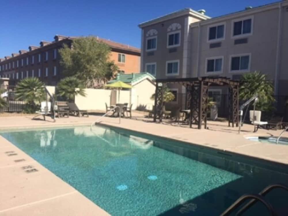 Comfort Inn Tucson Central photo 26