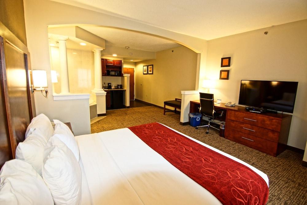 Comfort Suites Near University photo 12