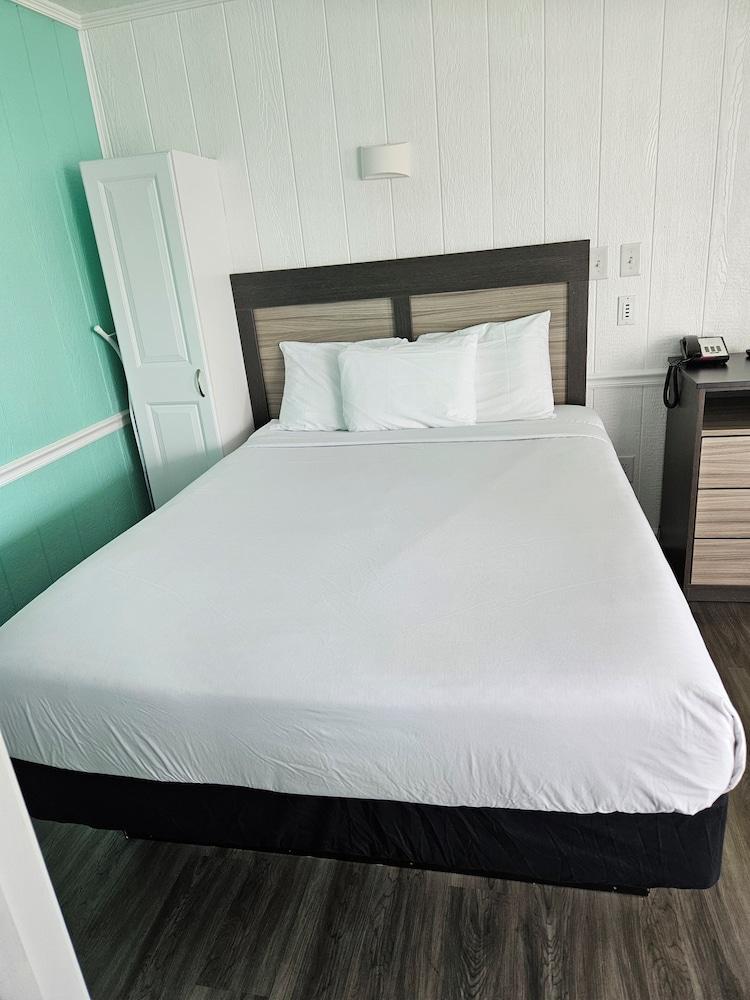 Ocean Crest Motel photo 10