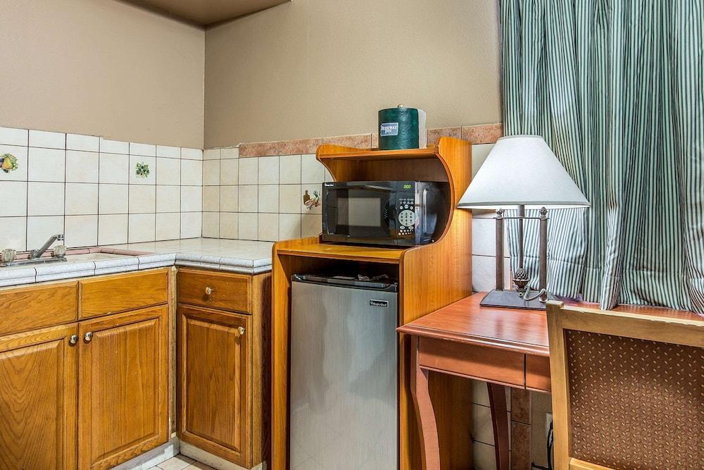 Rodeway Inn Ventura Midtown photo 18