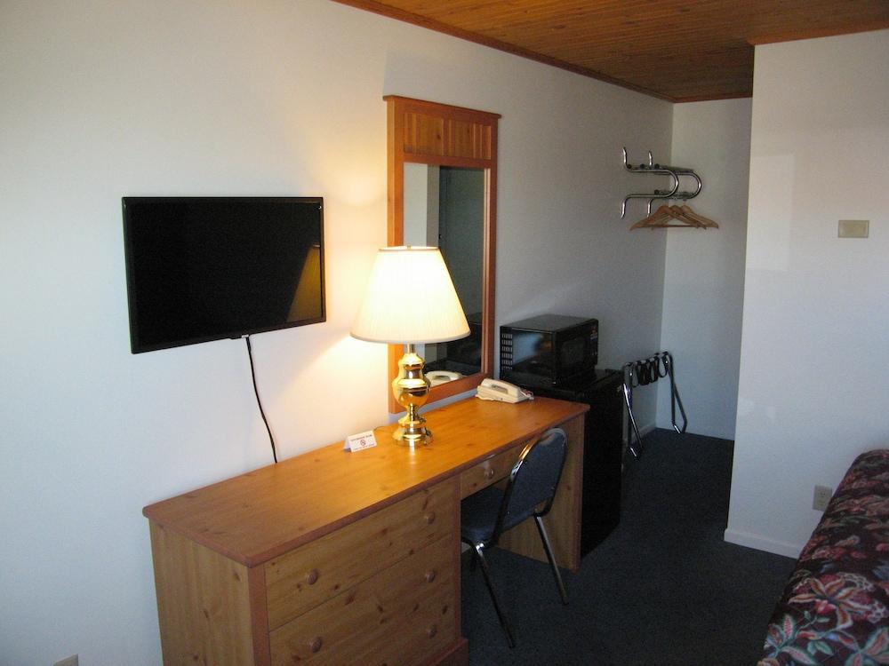 Travelers Lodge Motel Marshall photo 25