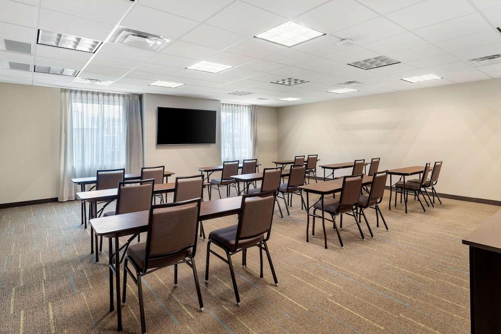 MainStay Suites Lancaster Dallas South photo 10