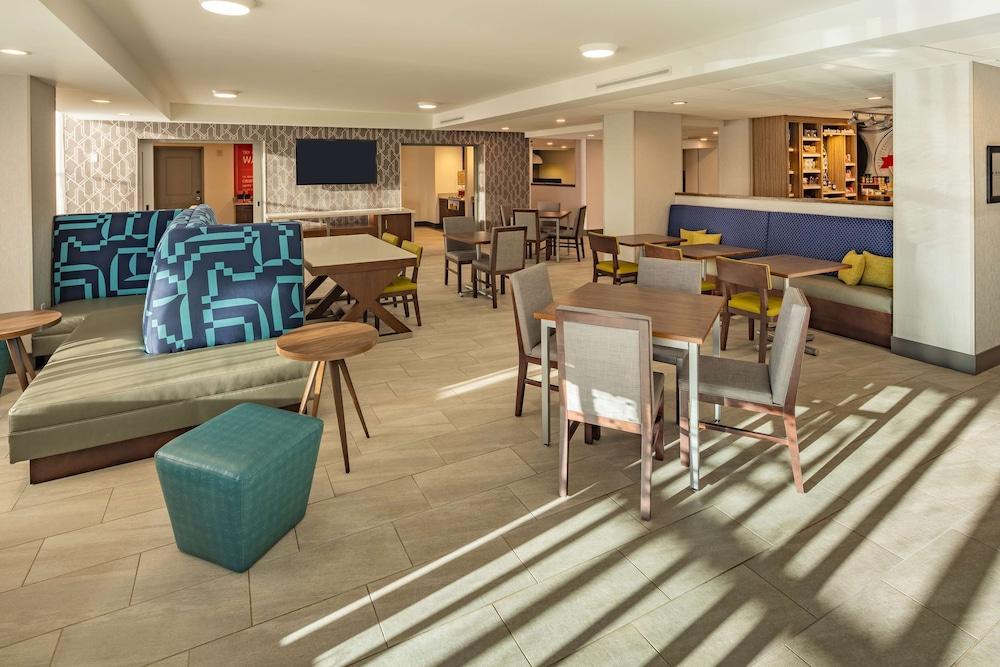 Hampton Inn Asheville-Tunnel Rd. photo 2