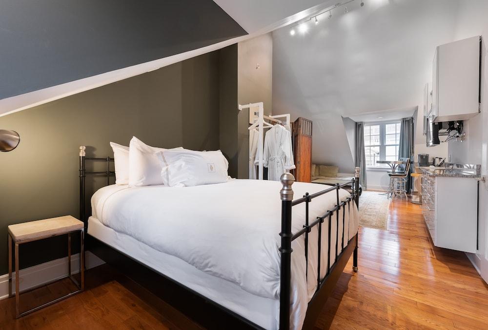 The DWIGHT D Hotel photo 54