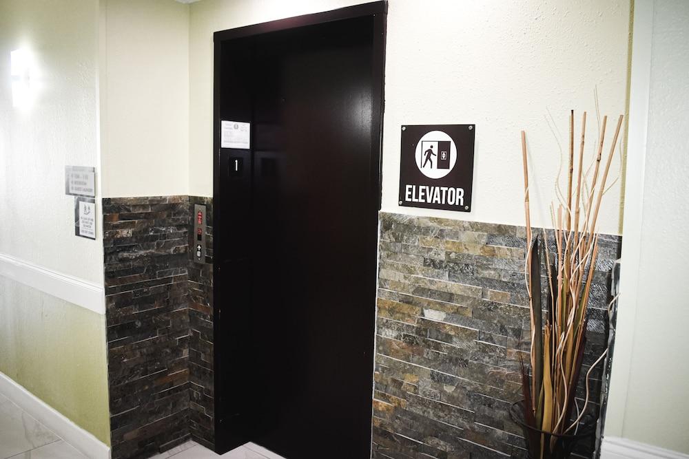Americas Best Value Inn La Porte photo 8
