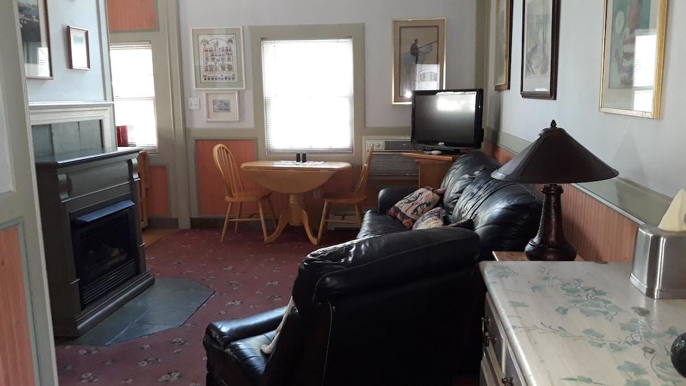 Columbine INN photo 11