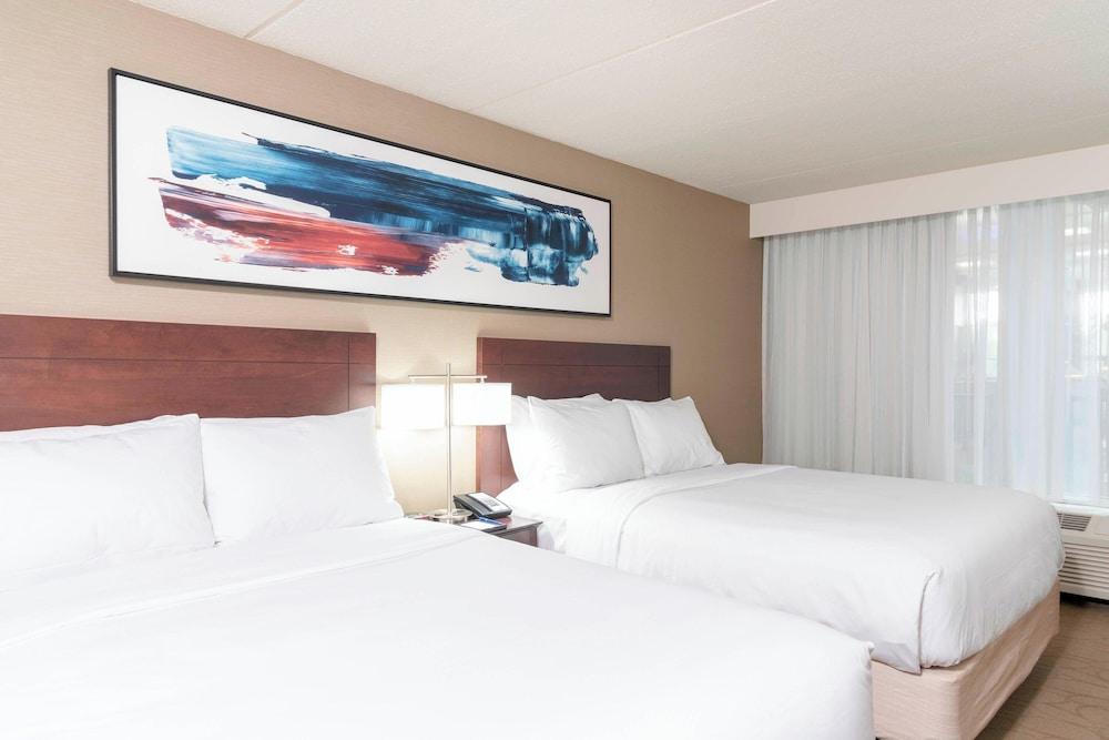 Delta Hotels by Marriott Kalamazoo Conference Center photo 6