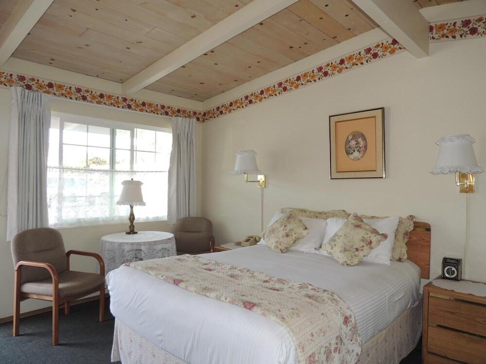 Sundown Inn photo 7