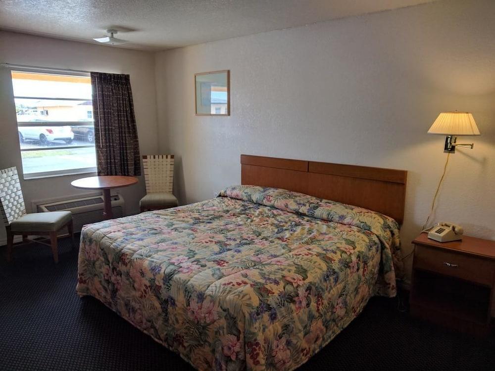 Desoto Motel photo 8