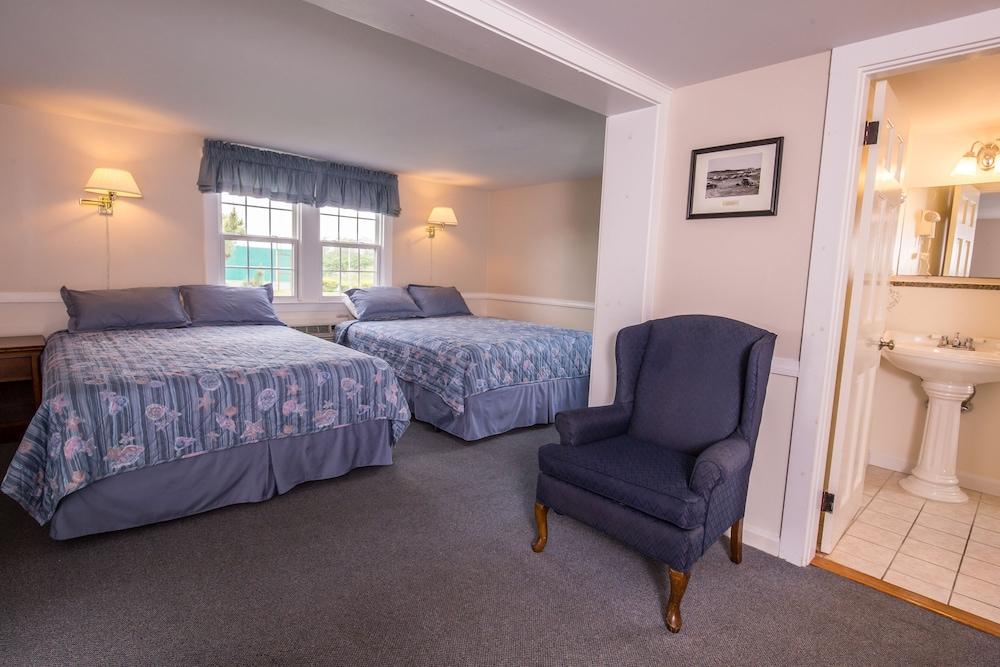 Lighthouse Inn photo 7