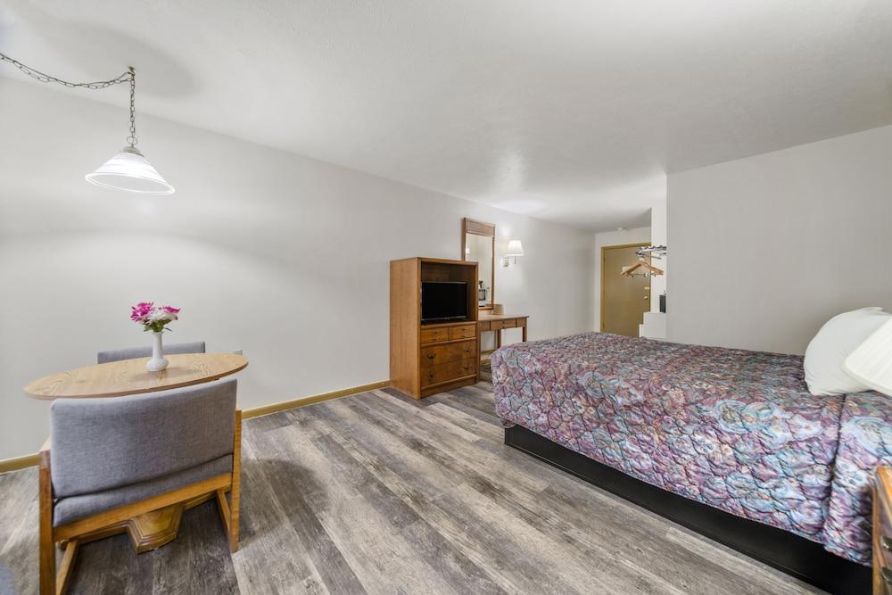Executive Inn Cass City photo 19