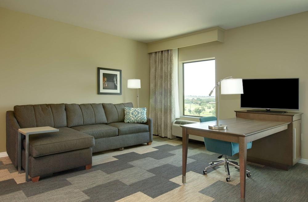 Hampton Inn Snyder TX photo 10