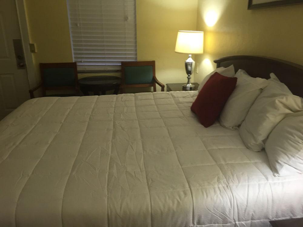 Family Inn photo 12