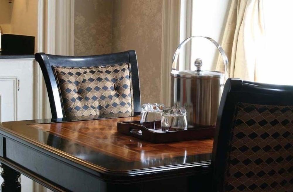 The Martha Washington Inn And Spa photo 64