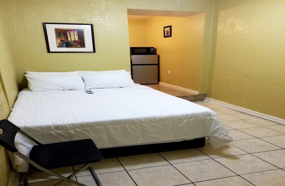 Monterey Inn Hotel photo 23
