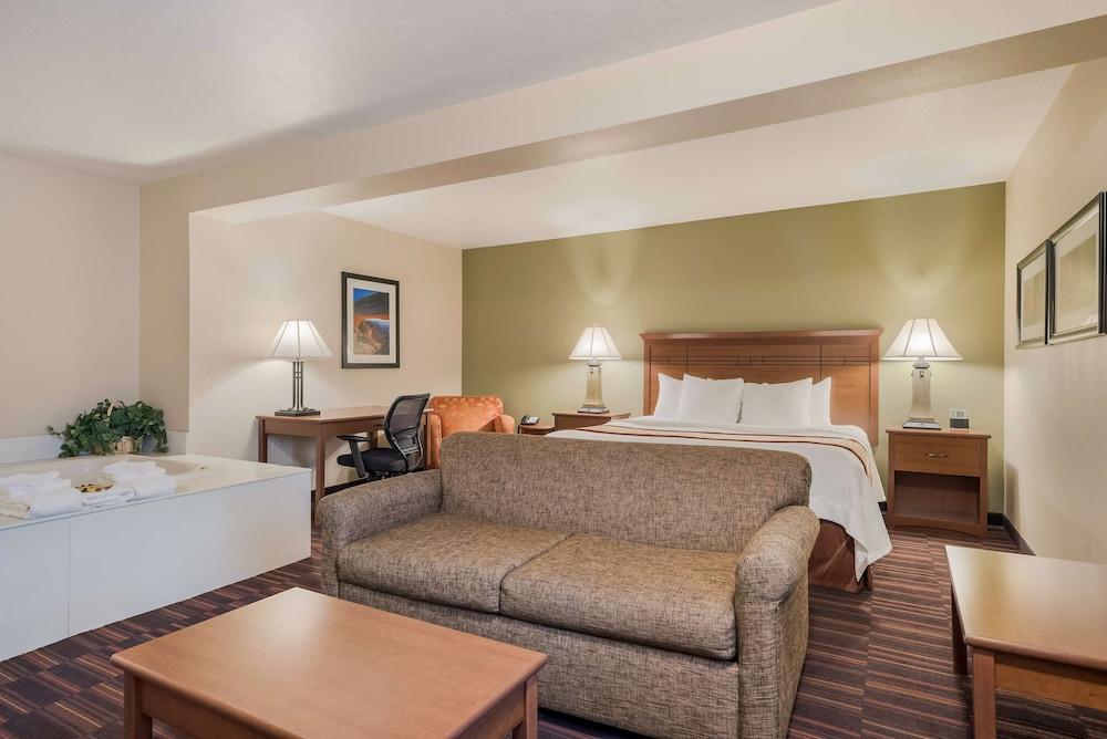 Best Western Town & Country Inn photo 11