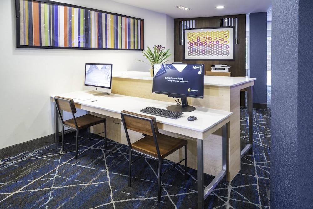 Holiday Inn Express Brevard City Center by IHG photo 17