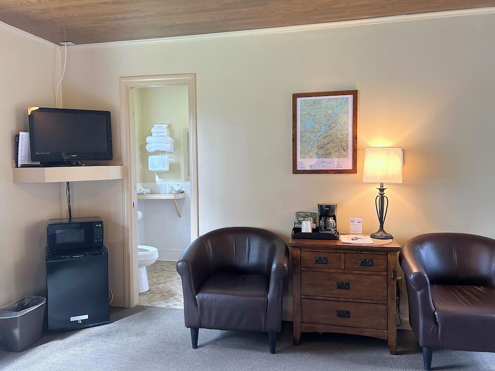 Paddler's Rest Lakeside Cabins and Hotel photo 2