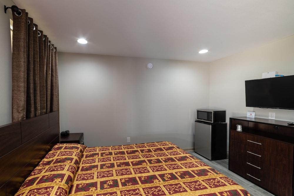 Budget Inn & Suites photo 28