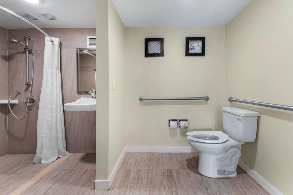 Quality Inn University North I-75 photo 23