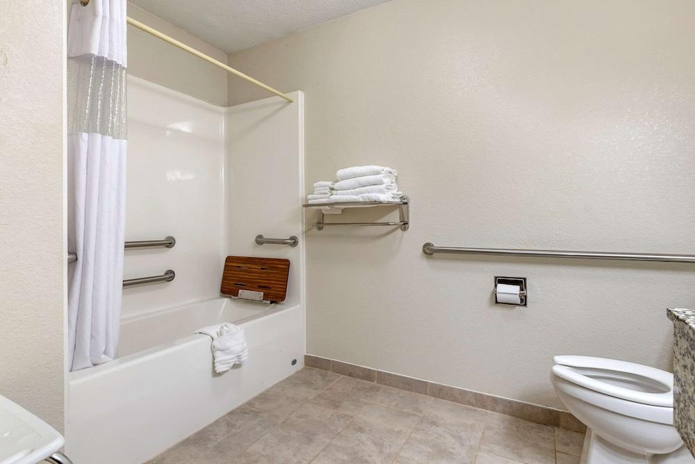 Quality Inn Creston photo 27