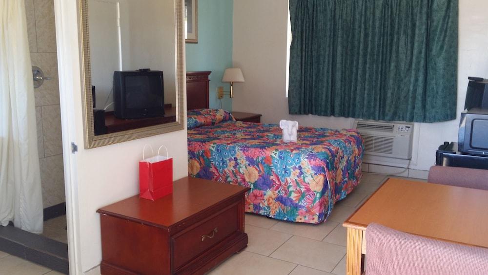 Relax Inn photo 5
