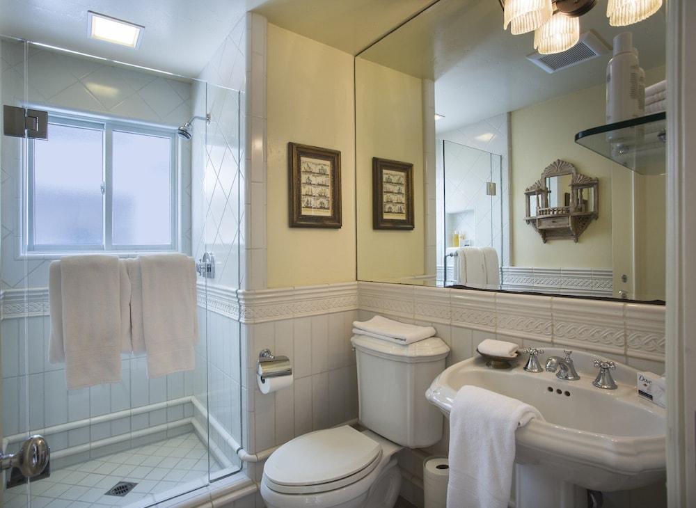 Sunset Cove Villas in Laguna Beach photo 73