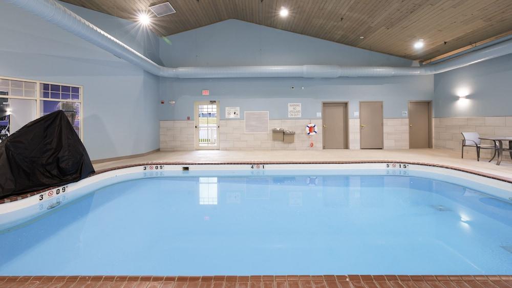 Holiday Inn Express & Suites Zion by IHG photo 16