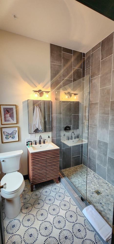Speakeasy Suites photo 33