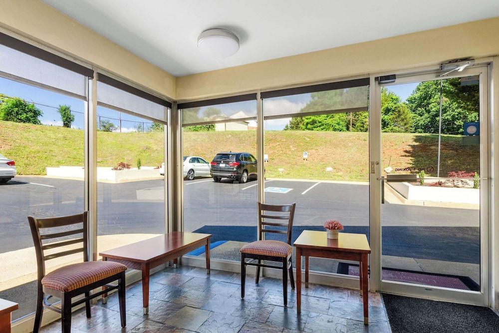 Brentwood Inn & Suites photo 21