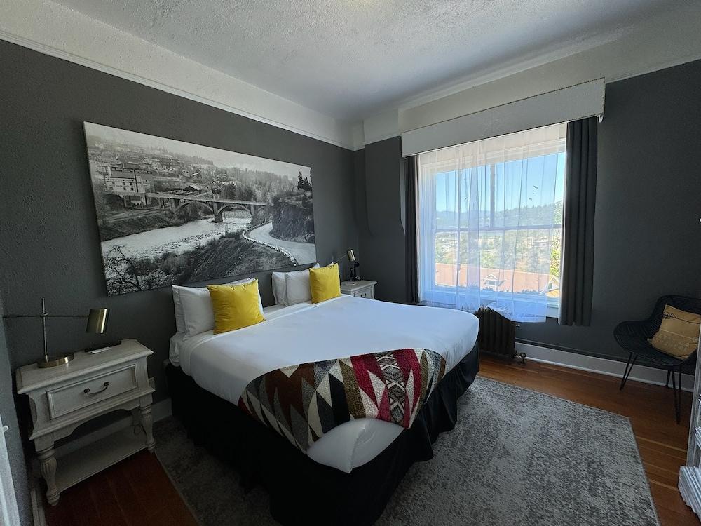Hood River Hotel photo 11