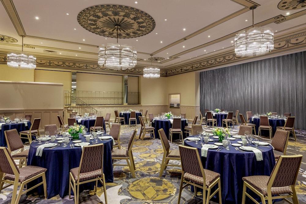 Sheraton Commander Hotel photo 23