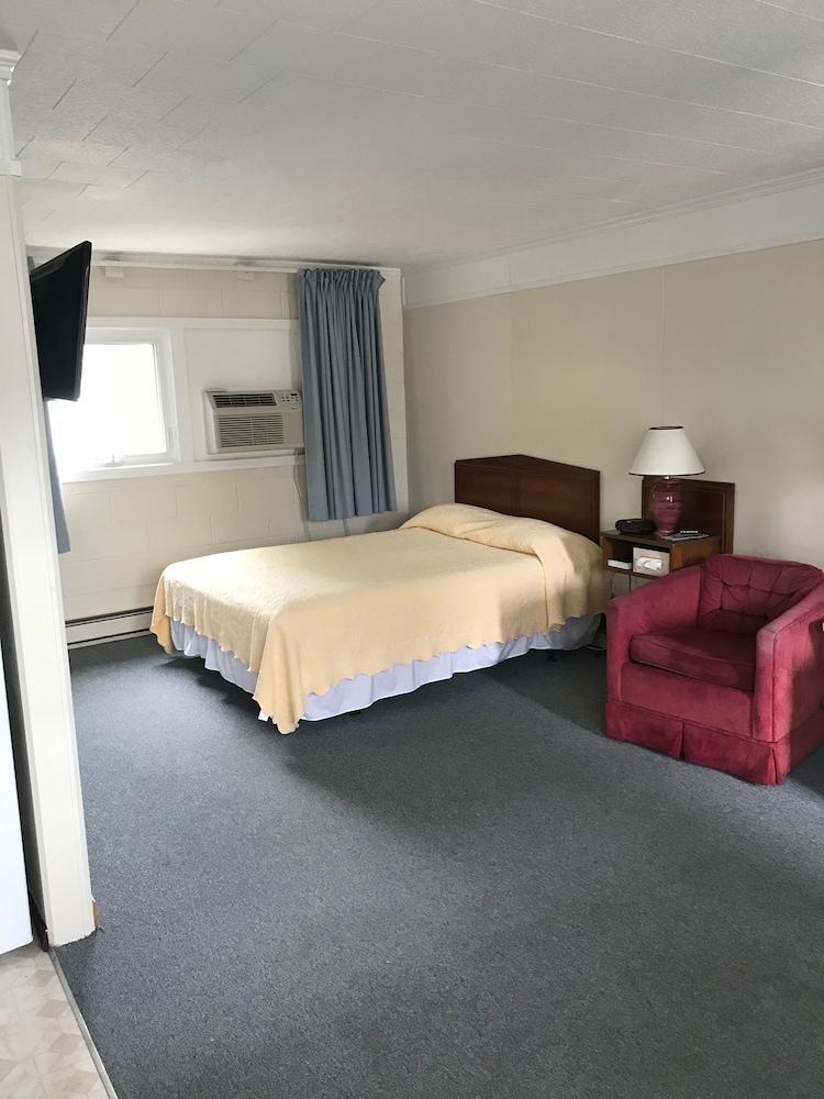 Doryman Motel photo 41