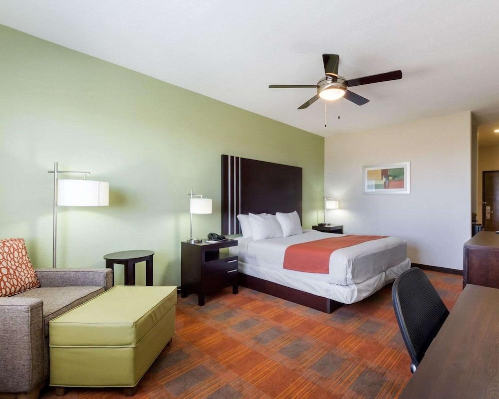Garner Hotel Victoria - East by IHG photo 28