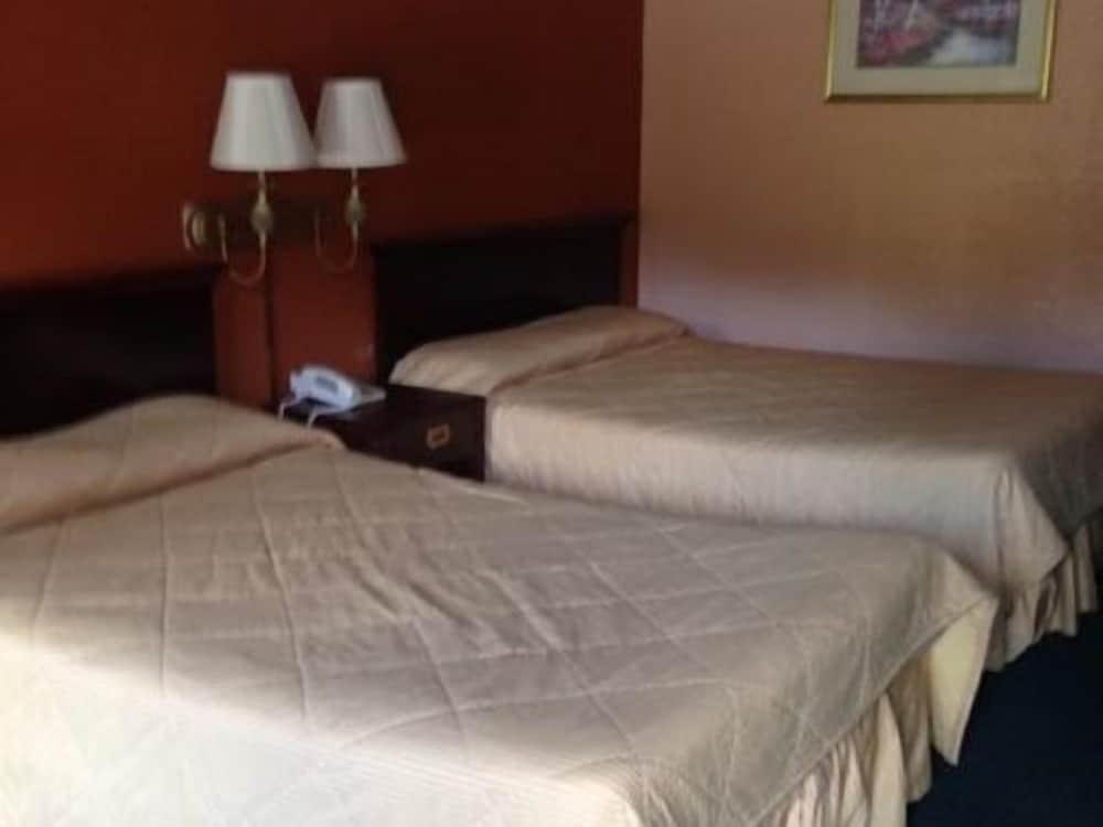 Econo Lodge photo 29
