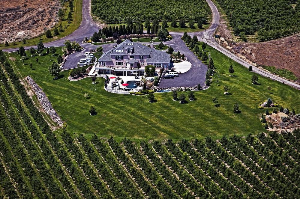 Cameo Heights Mansion photo 65