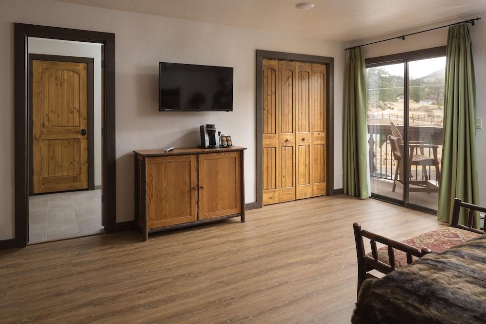 The Landing at Estes Park - Riverside Retreat photo 9
