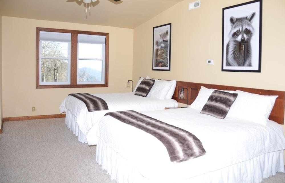 Bent Mountain Lodge photo 26