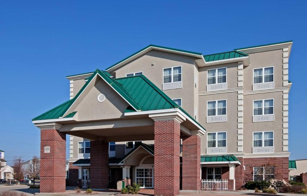 Country Inn & Suites by Radisson, Elkhart North photo 1