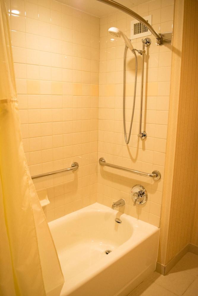 The Inn at Virginia Tech and Skelton Conference Center photo 16