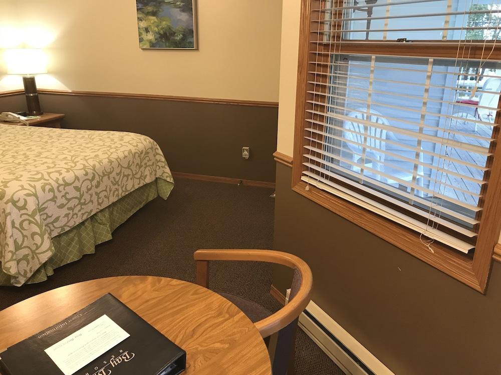 Bay Breeze Resort photo 24