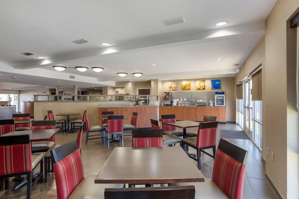 Comfort Suites Foley photo 19