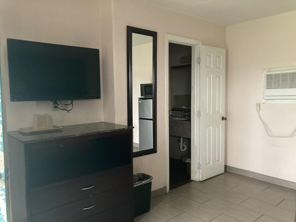 Capri motel photo 12