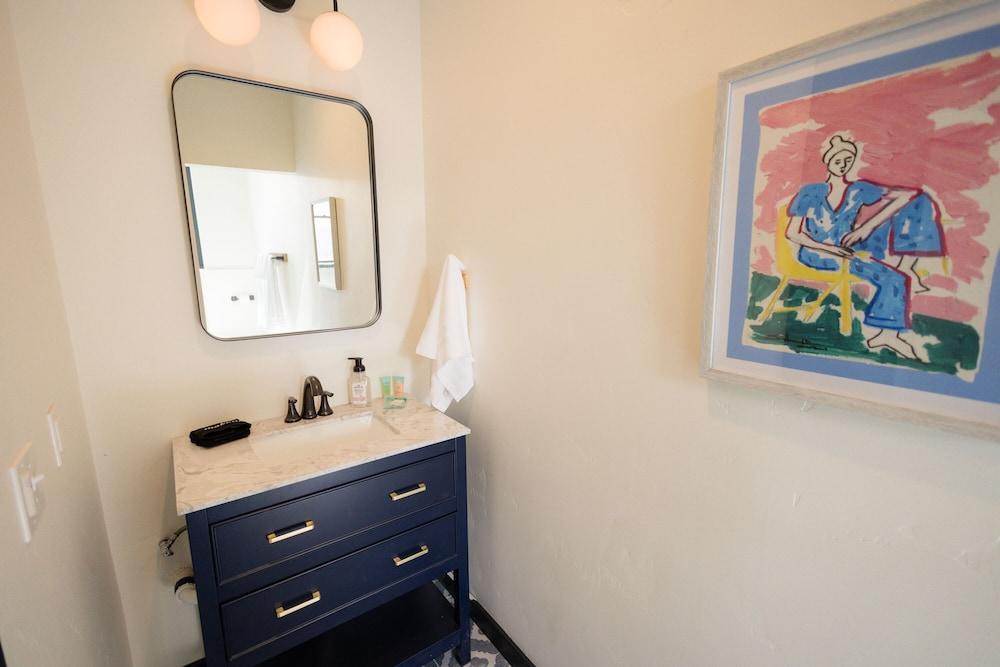 Speakeasy Suites photo 36